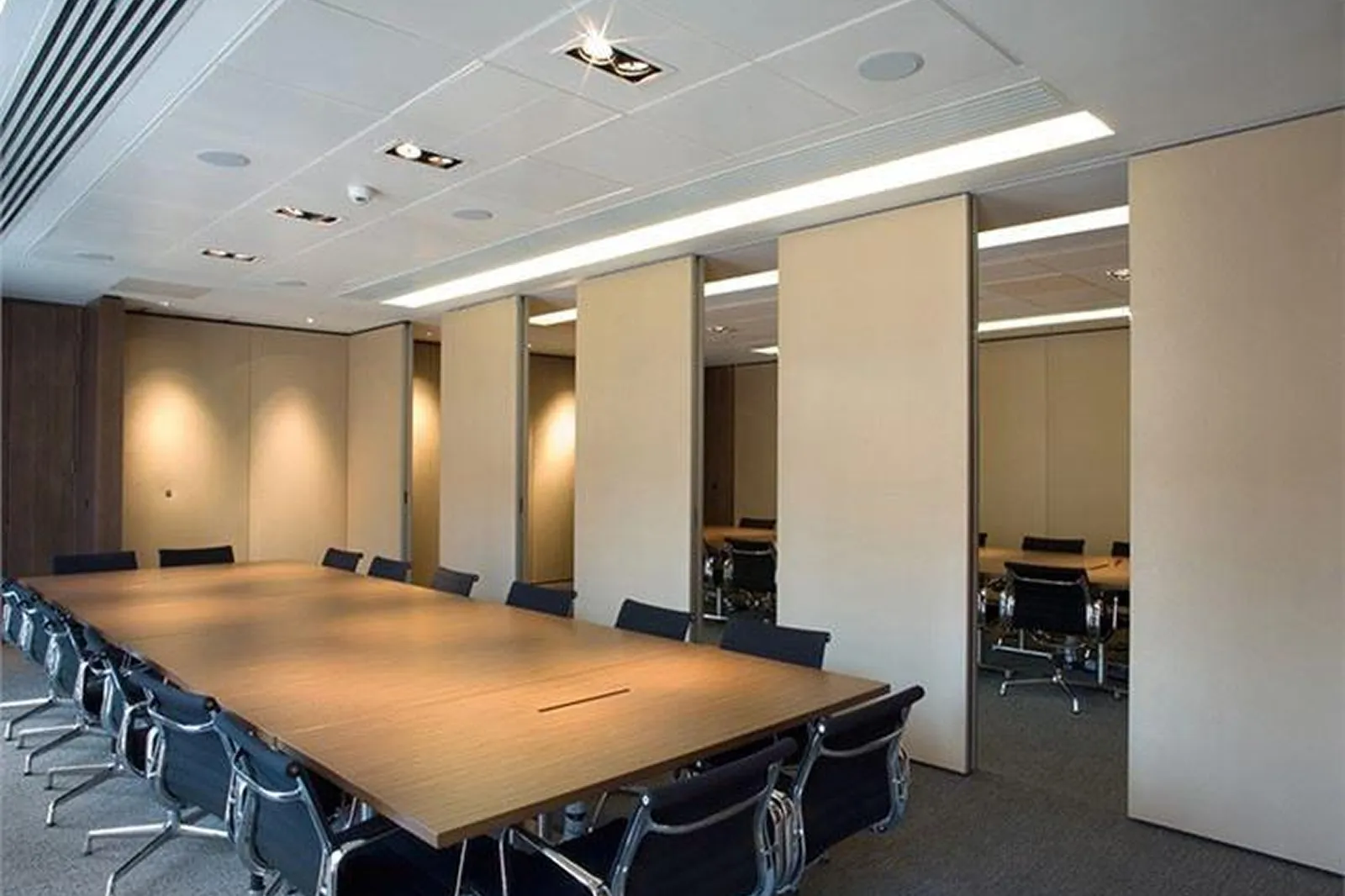 Operable Wall vs Drywall Partition: Which Is Better for Commercial Interiors?